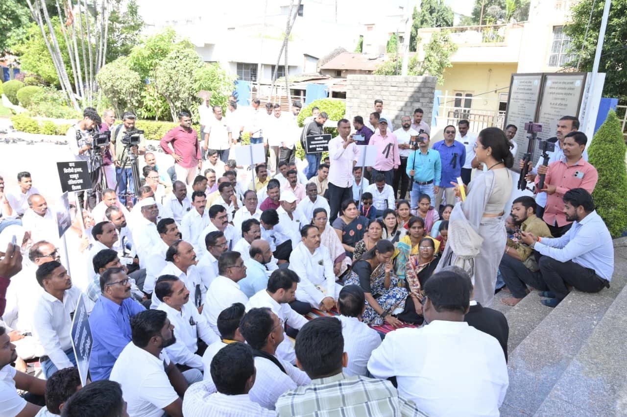 NCP (SP) leader Supriya Sule Leads Silent Protest in Baramati Against Attack on CJI Bhushan Gavai