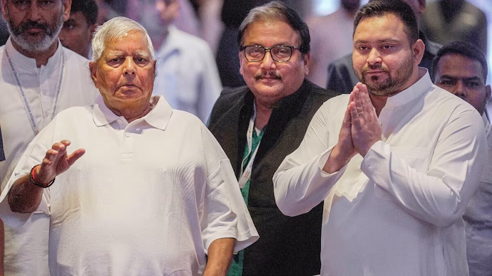 Setback for RJD Ahead of Elections as Lalu Yadav, Rabri Devi, Tejashwi Charged in IRCTC Hotel Corruption Case