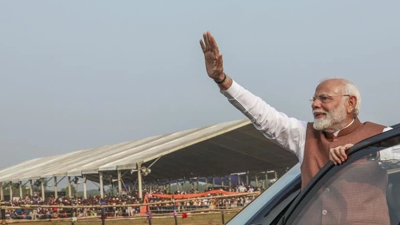 PM Modi’s Helicopter Returns to Kolkata After Failed Landing Attempts Amid Dense Fog in Nadia; Rally Addressed via Audio Message