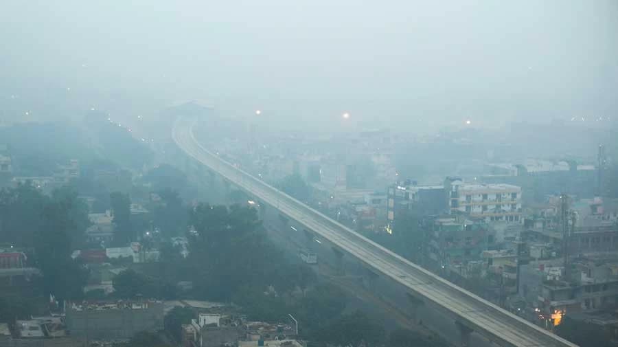 Kolkata Grapples with Unprecedented Spike in Air Quality Index (AQI) equivalent to smoking 11.2 cigarettes